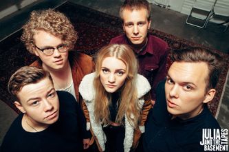 Nuori, palkittu ja innovatiivinen bluesyhtye Julia & The Basement Tapes saapuu Tukholmasta Haaparannalle 4.11.