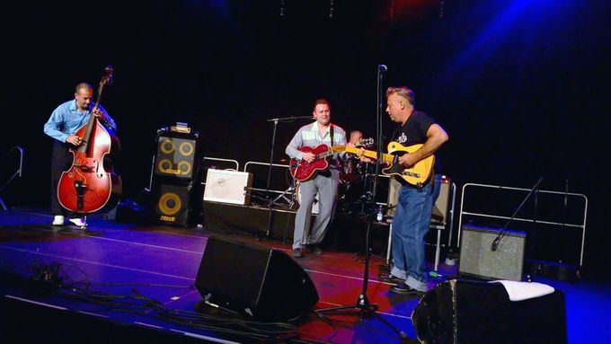 Brittiyhtye Darrel Higham & The Enforcers tänään Kemin Ankkurissa.